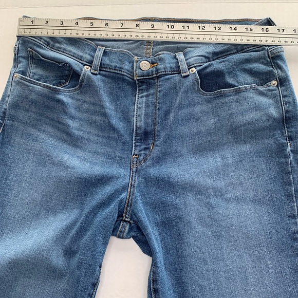 Levi’s Classic Boot Women’s Size 16 Classic Blue Jeans - Picture 8 of 16